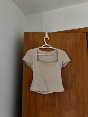 SQUARE NECK TOP